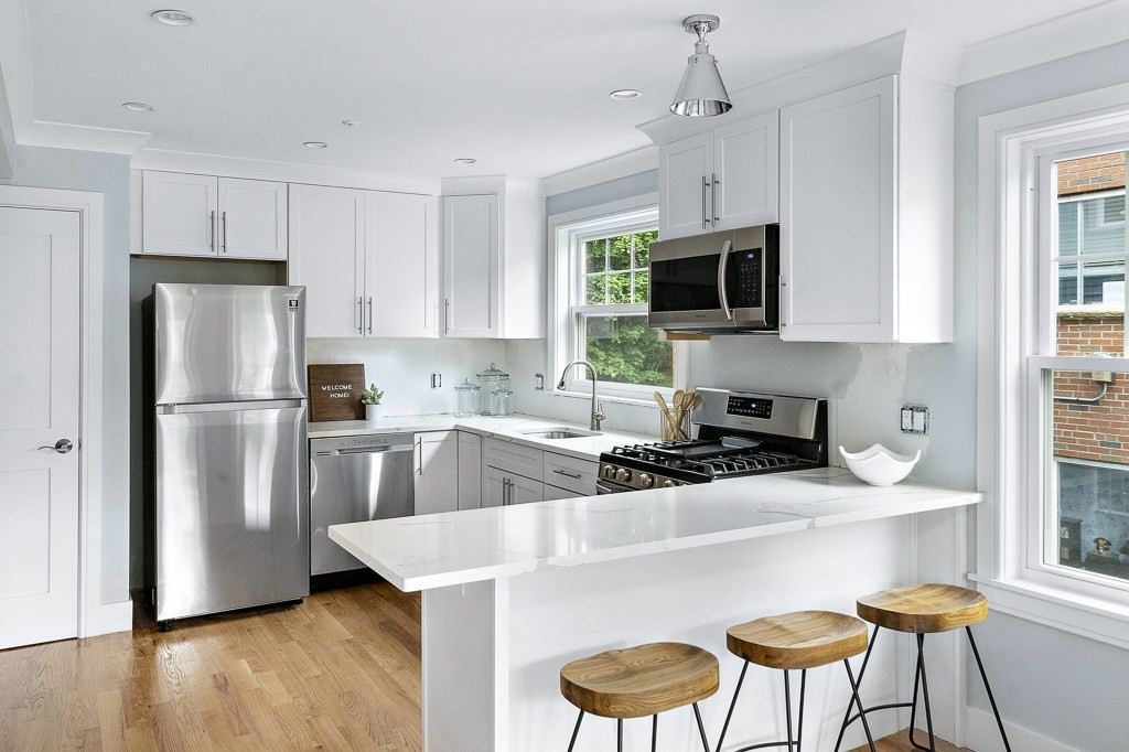 650 Hyde Park Ave, Roslindale