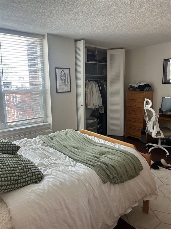 872 Massachusetts Ave, Riverside