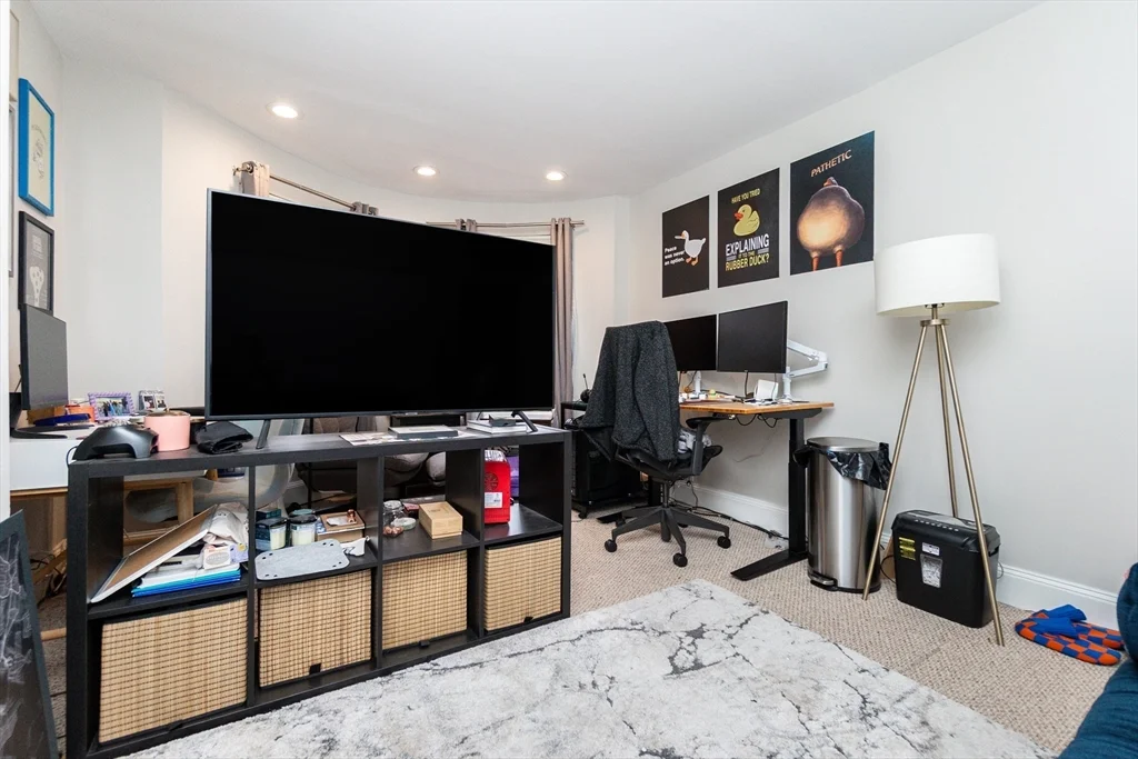 209 W Newton, Back Bay