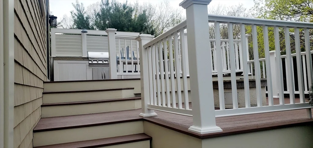 24 Elm, Dedham