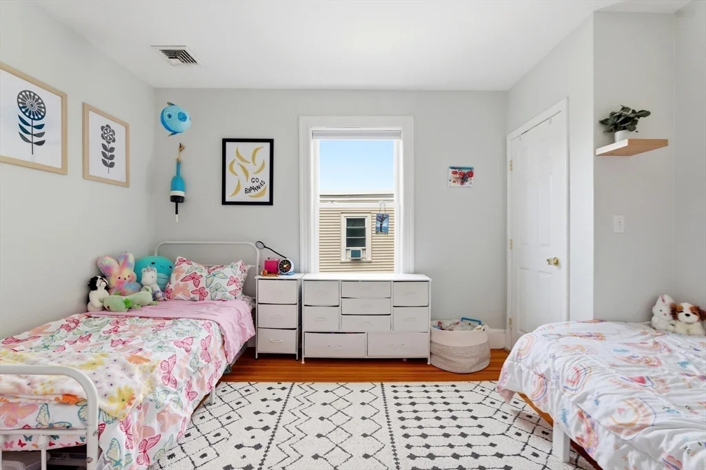 10 Ashmont Ct, Dorchester