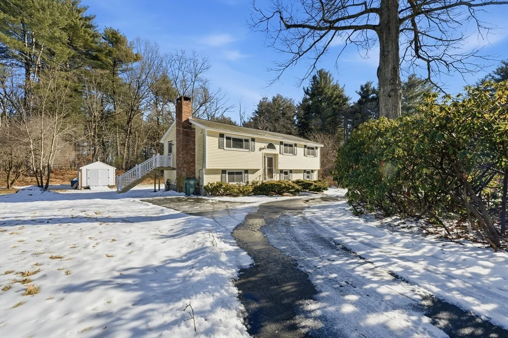 43 Little John Dr, Billerica