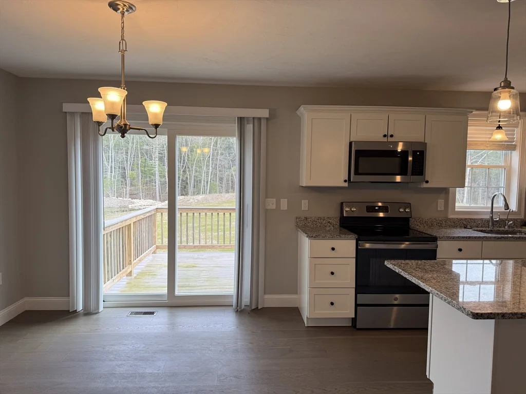 5 Pauline Way, Lakeville