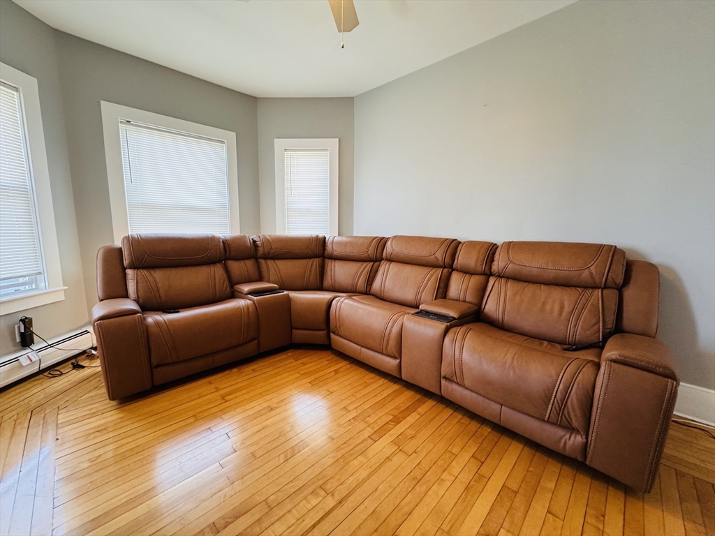 171 Hunter St, Fall River