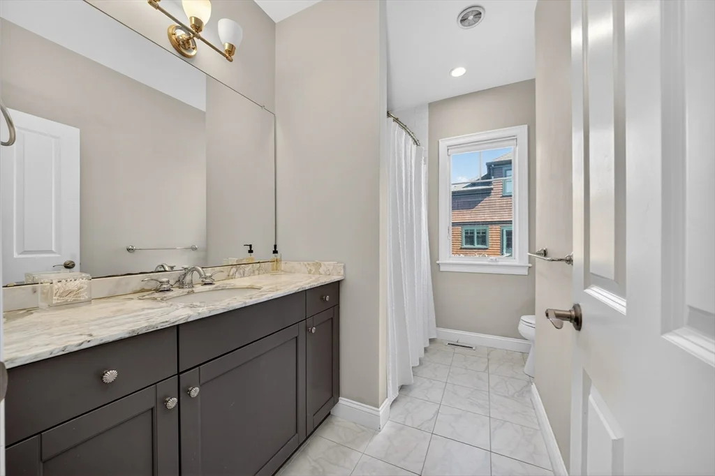 165 Black Rock Dr, Hingham