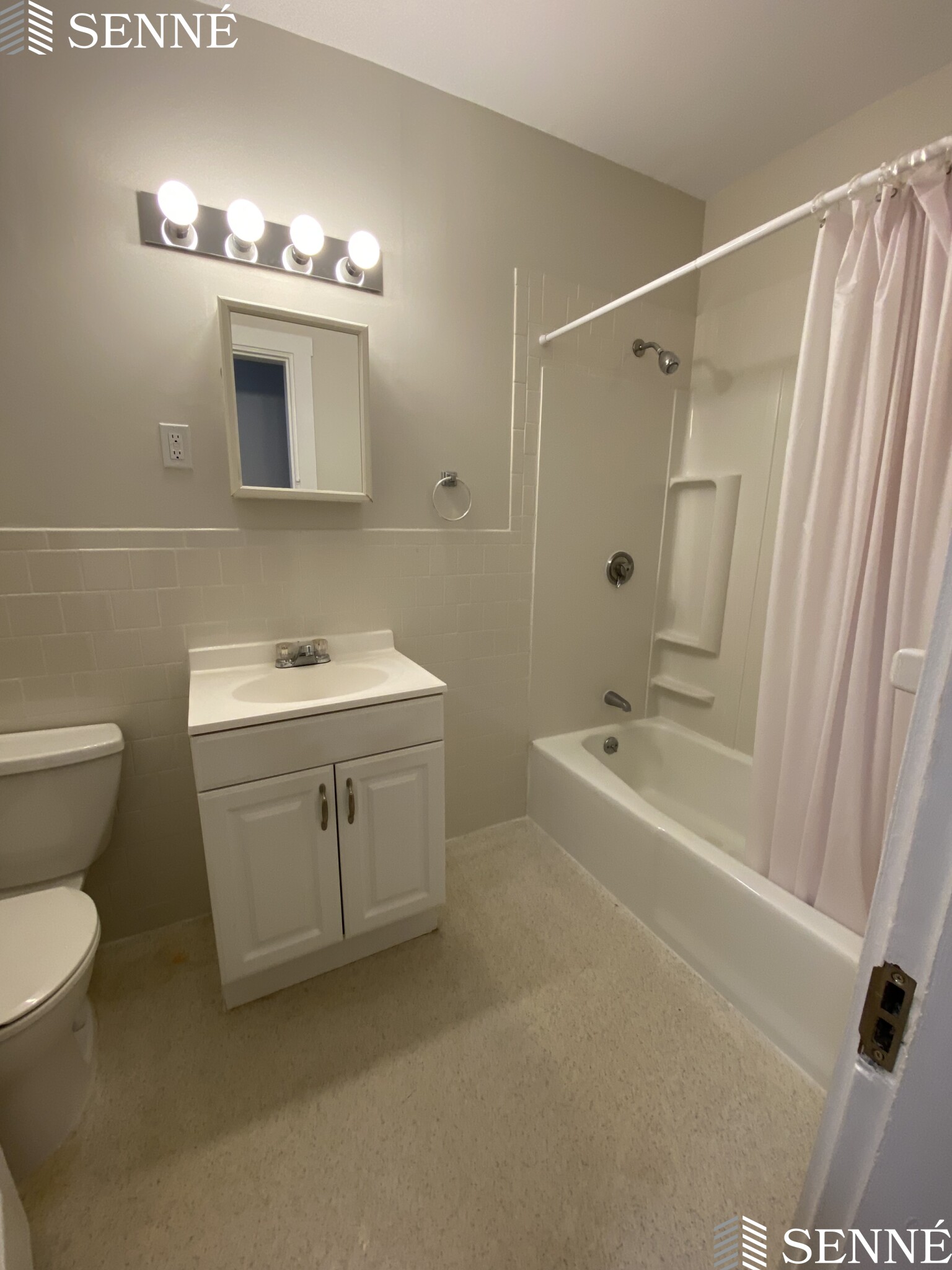 1039 Massachusetts Ave, Harvard Square