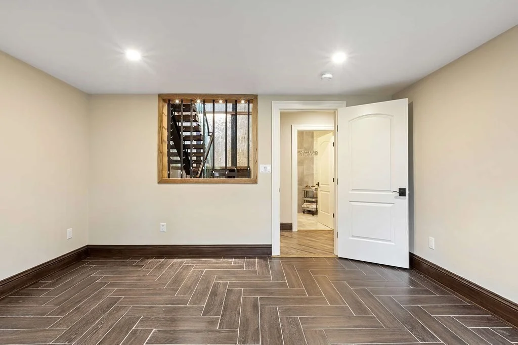24 Elm, Dedham