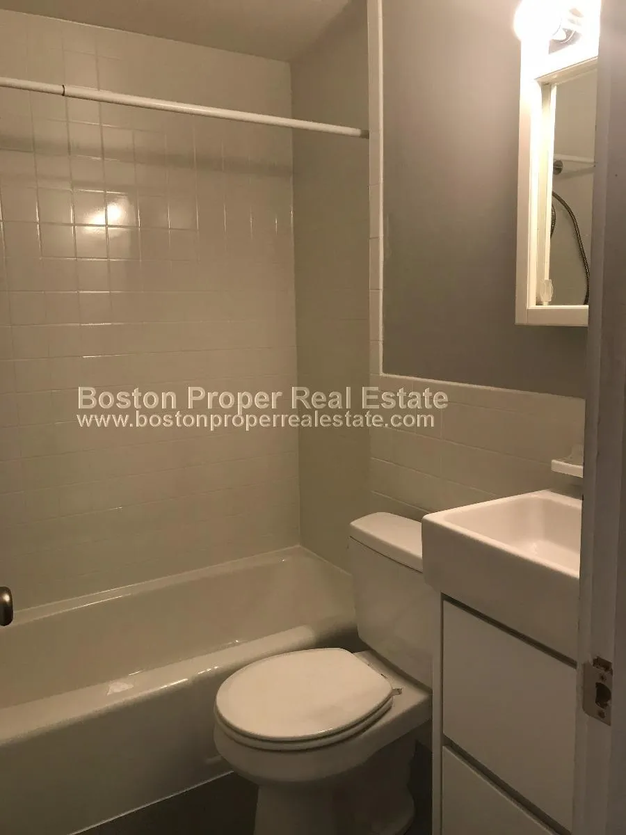 114 Saint Botolph St, Back Bay