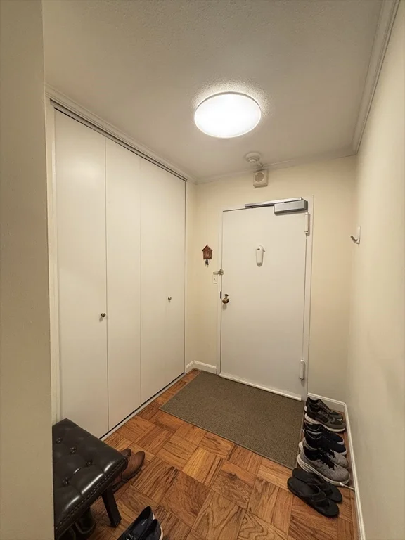 2 Hawthorne Pl, West End