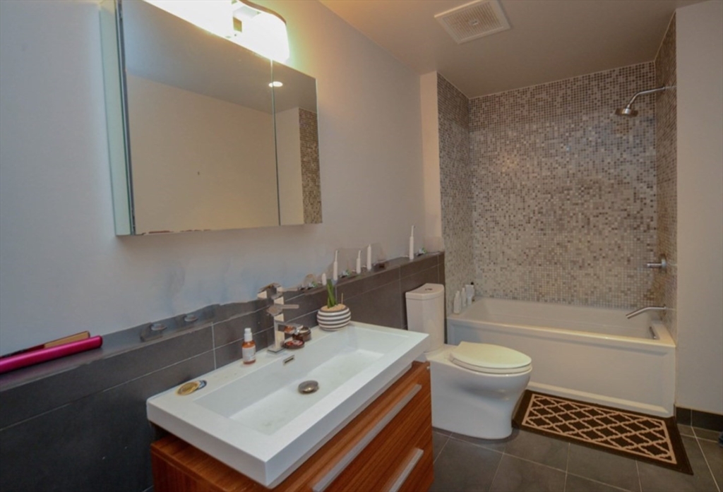 691 Massachusetts Ave, Roxbury