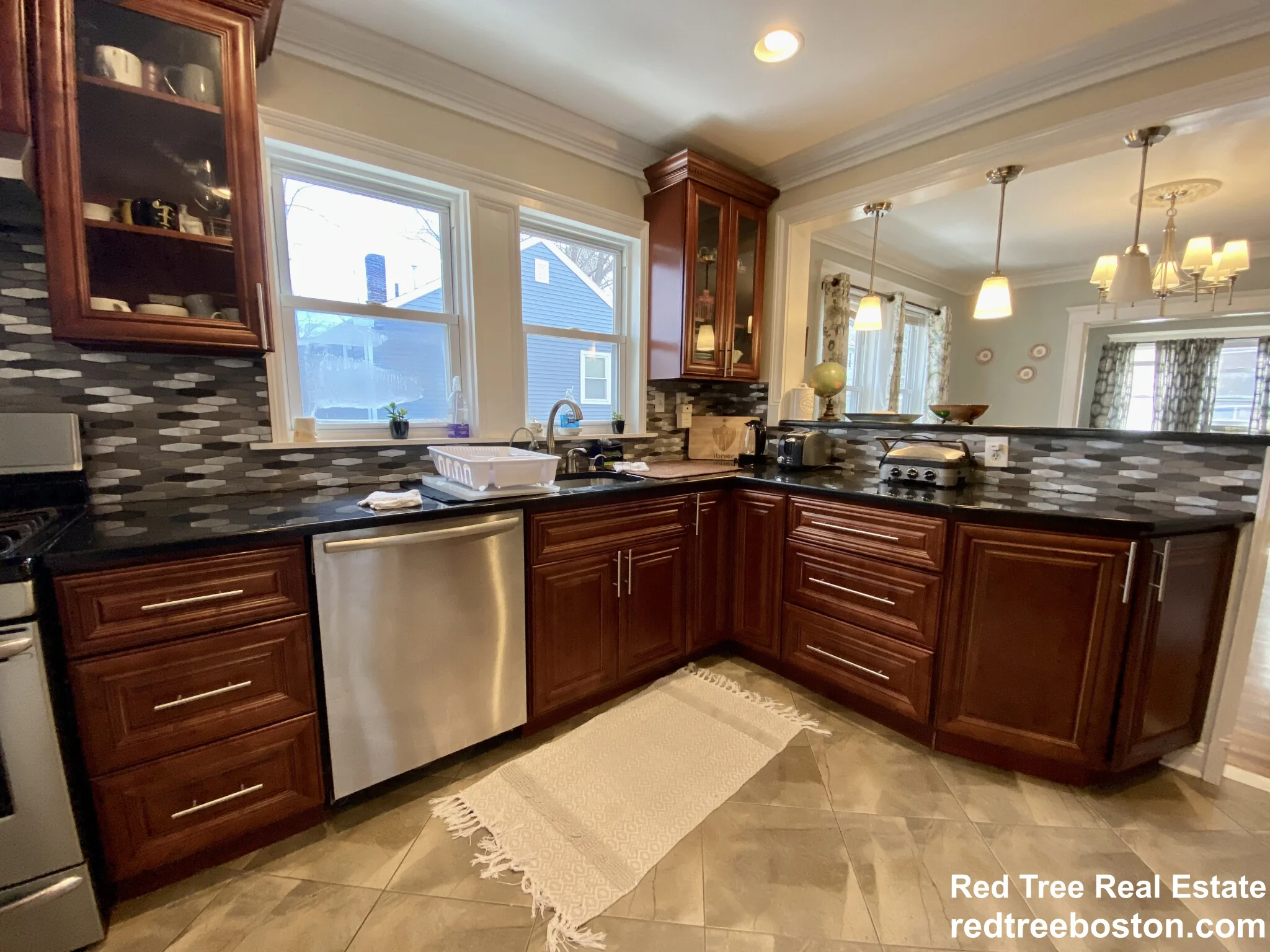 98 Whitford St, Roslindale