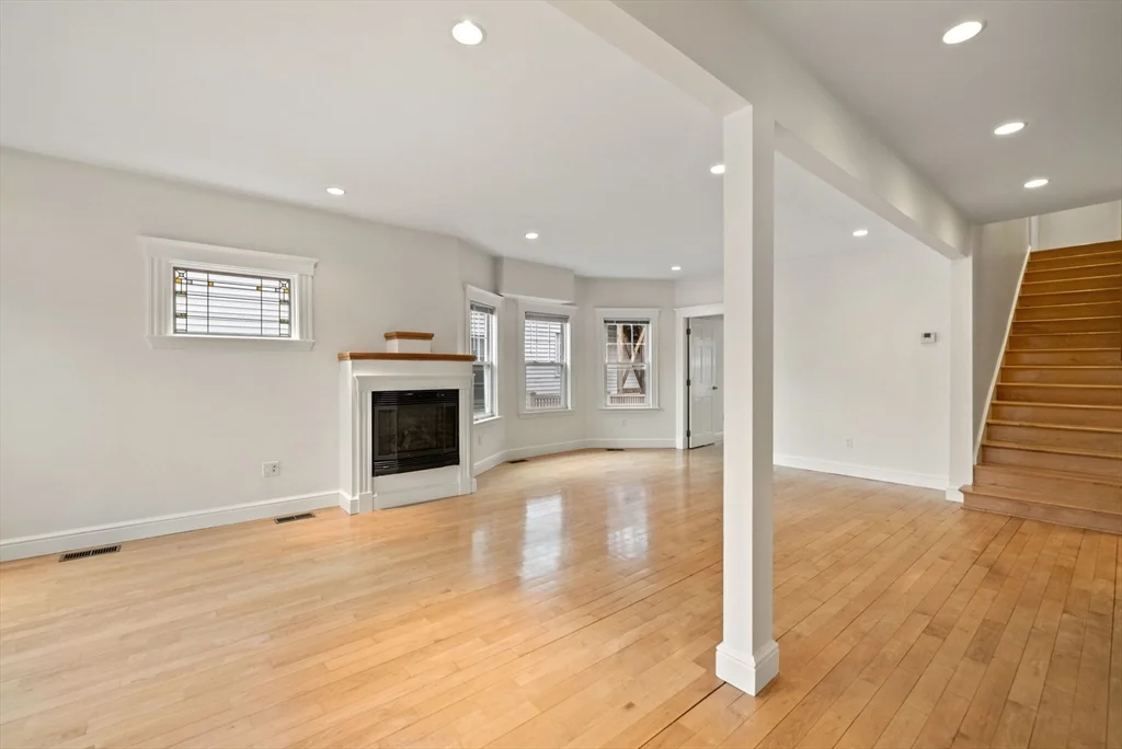2536 Massachusetts Ave, North Cambridge