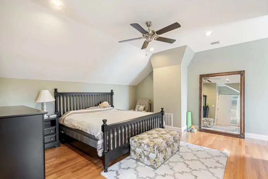 83 Orient, Arlington