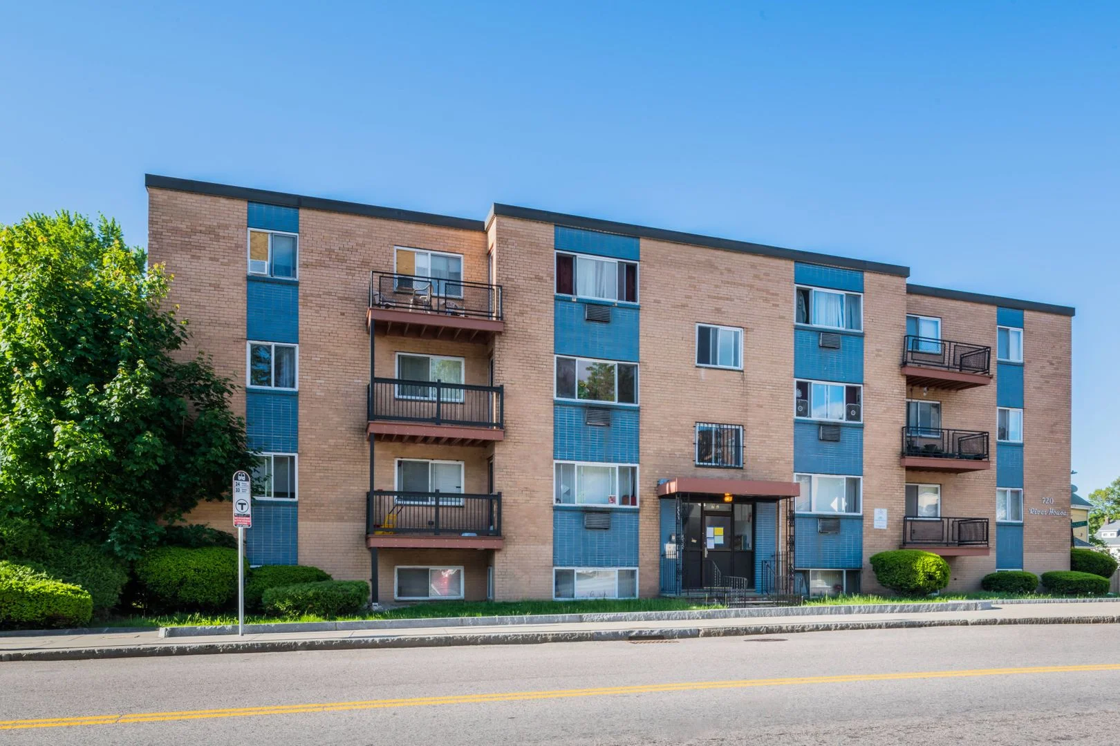 720 River St, Mattapan