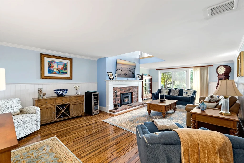 24 Ships View Ter, Buzzards Bay