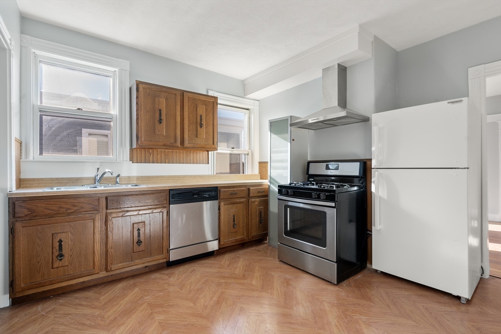 811 Somerville Ave, North Cambridge