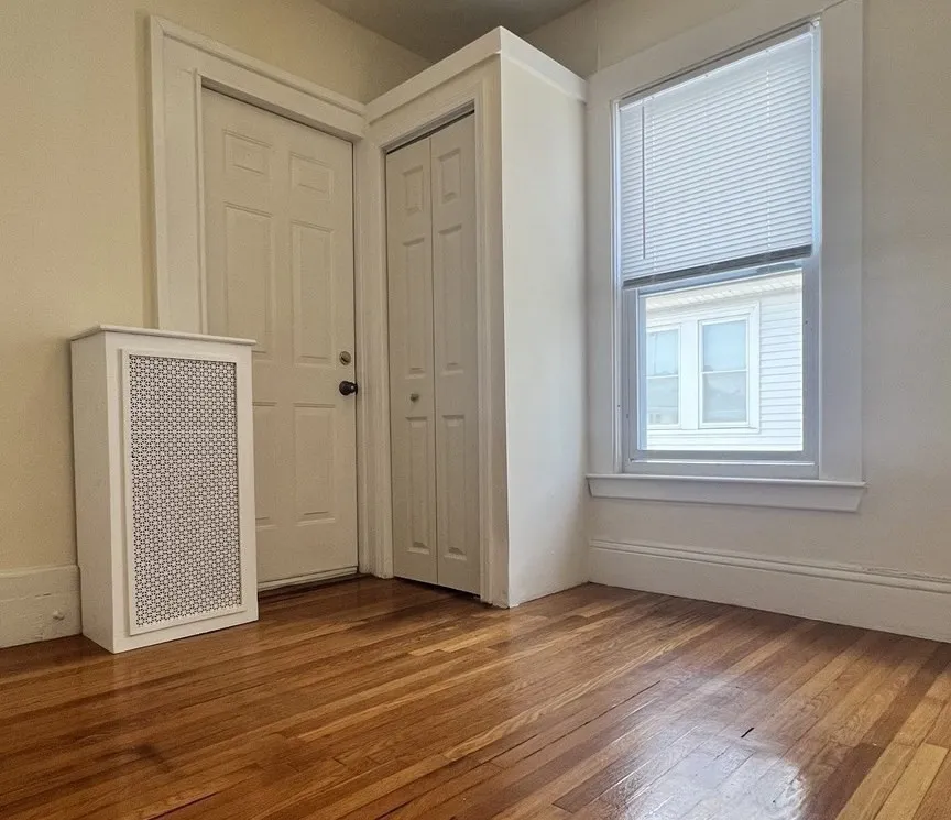 543 Broadway, Magoun Square