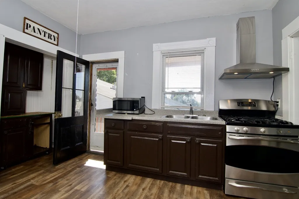 425 Taylor St, Springfield