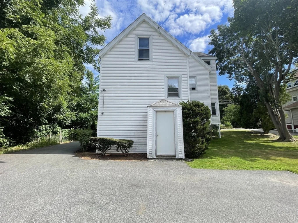 22 Cleveland Ave, Woburn