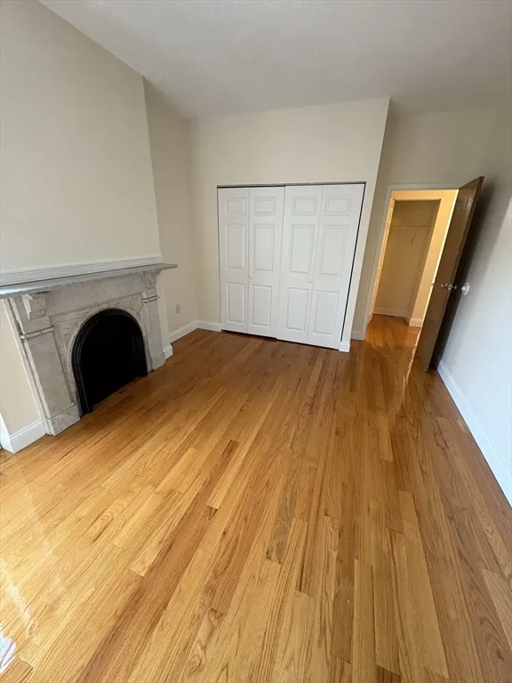 586 Massachusetts Ave, South End