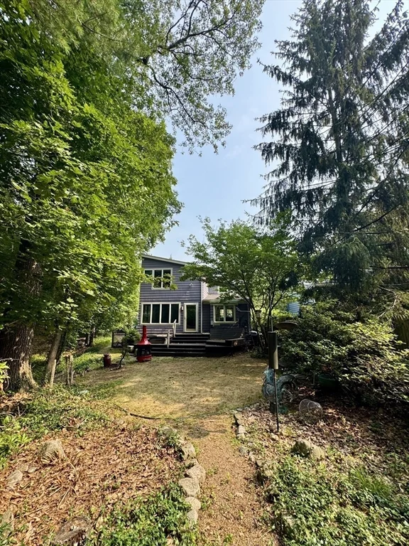 36 Joyce Rd, Medford