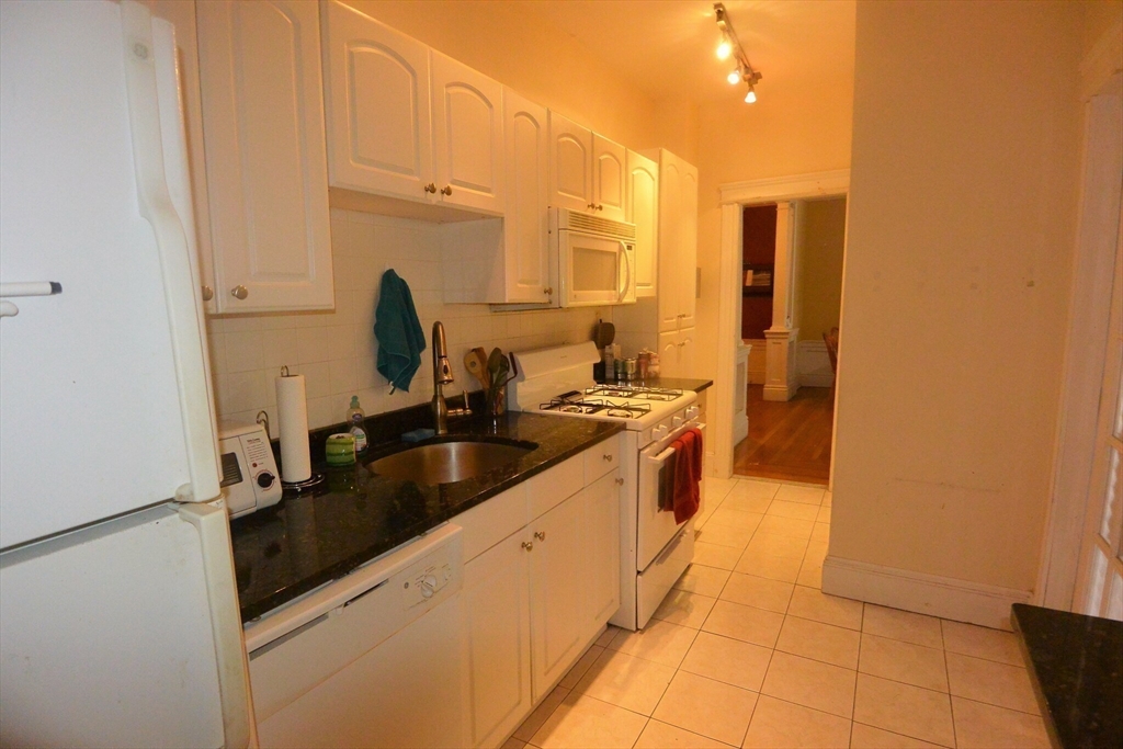 1653 Commonwealth Ave, Brighton