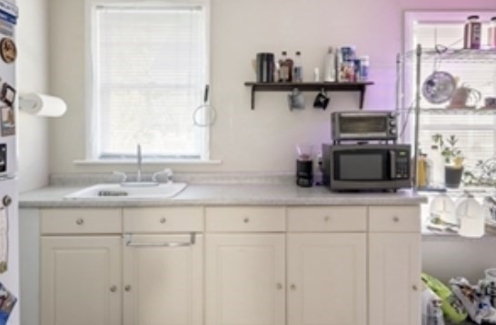 44 Greenleaf Ave, Medford