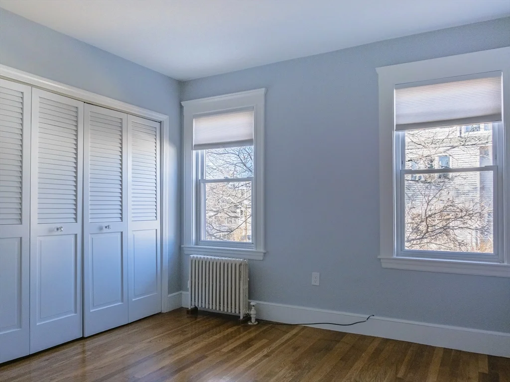 8 Putnam Rd, Ten Hills