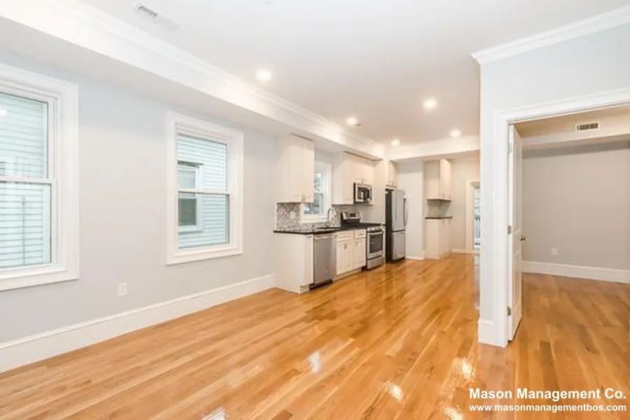 4370 Washington St, Roslindale