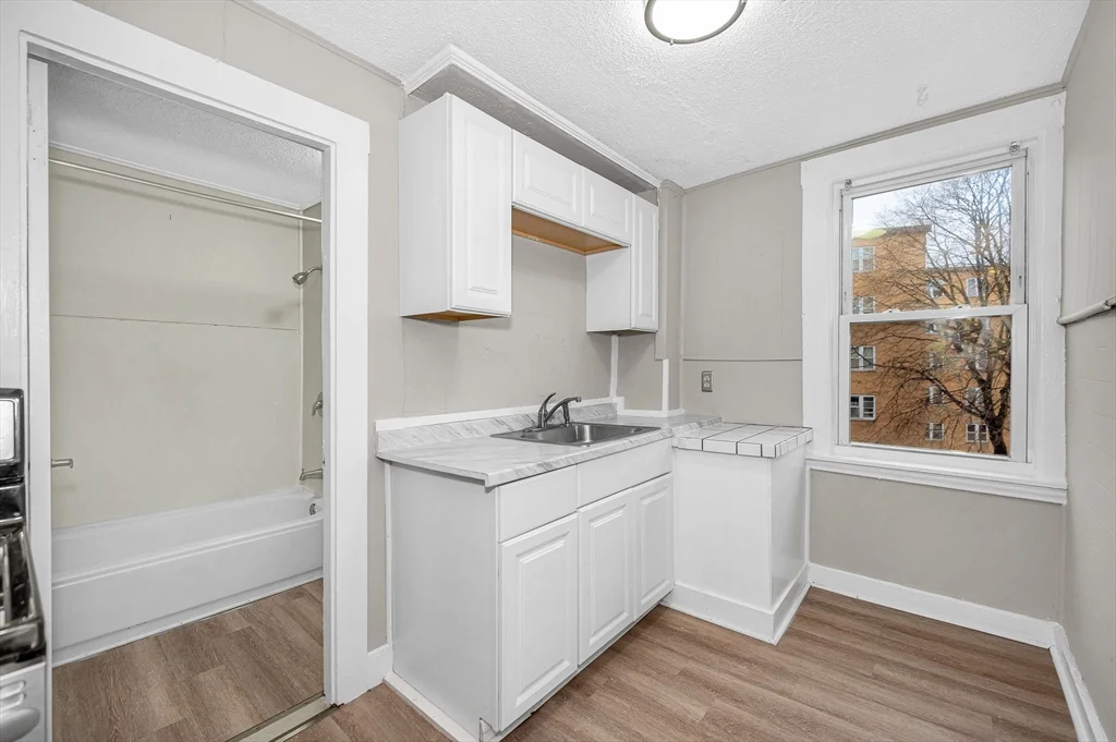 110 Appleton St, Lowell