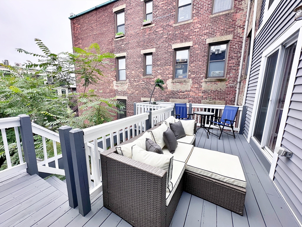 364 Sumner St, East Boston