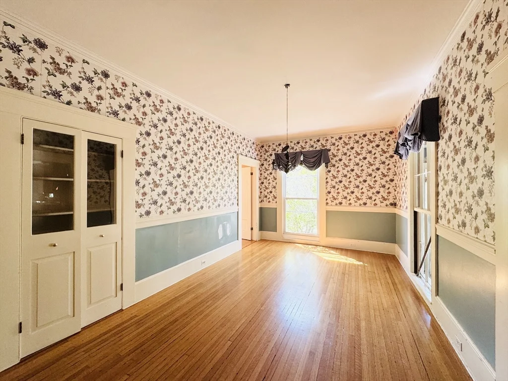 344 Lowell St, Lexington