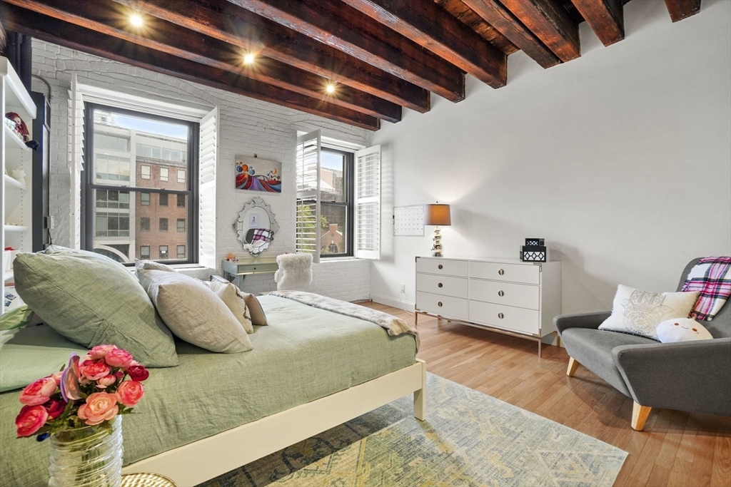 28-32 Atlantic Ave, Waterfront