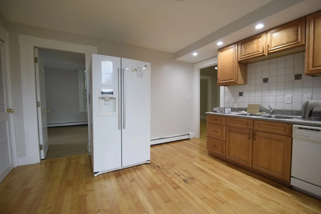 24 Saint James St, Newton