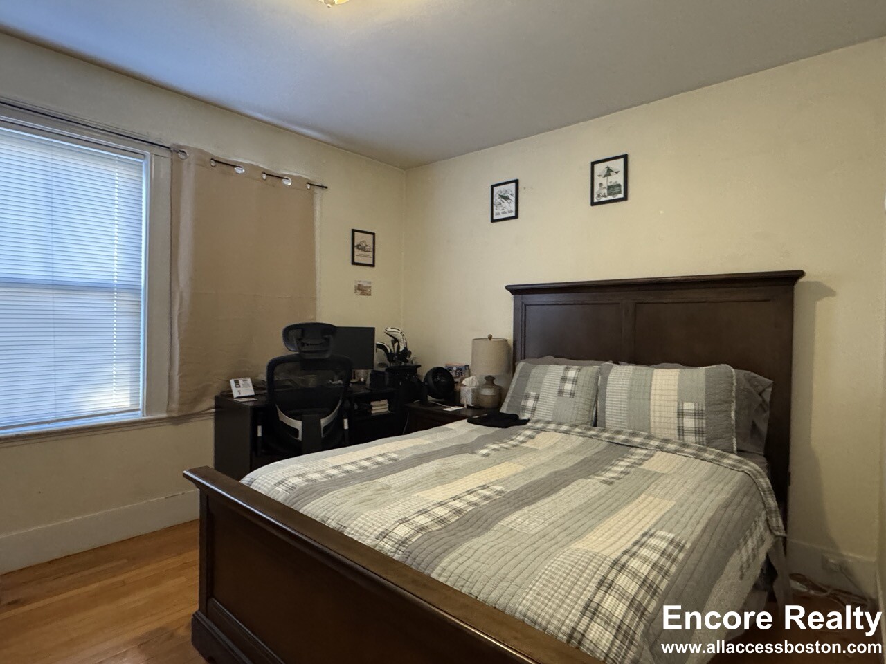 331 Faneuil St, Oak Square