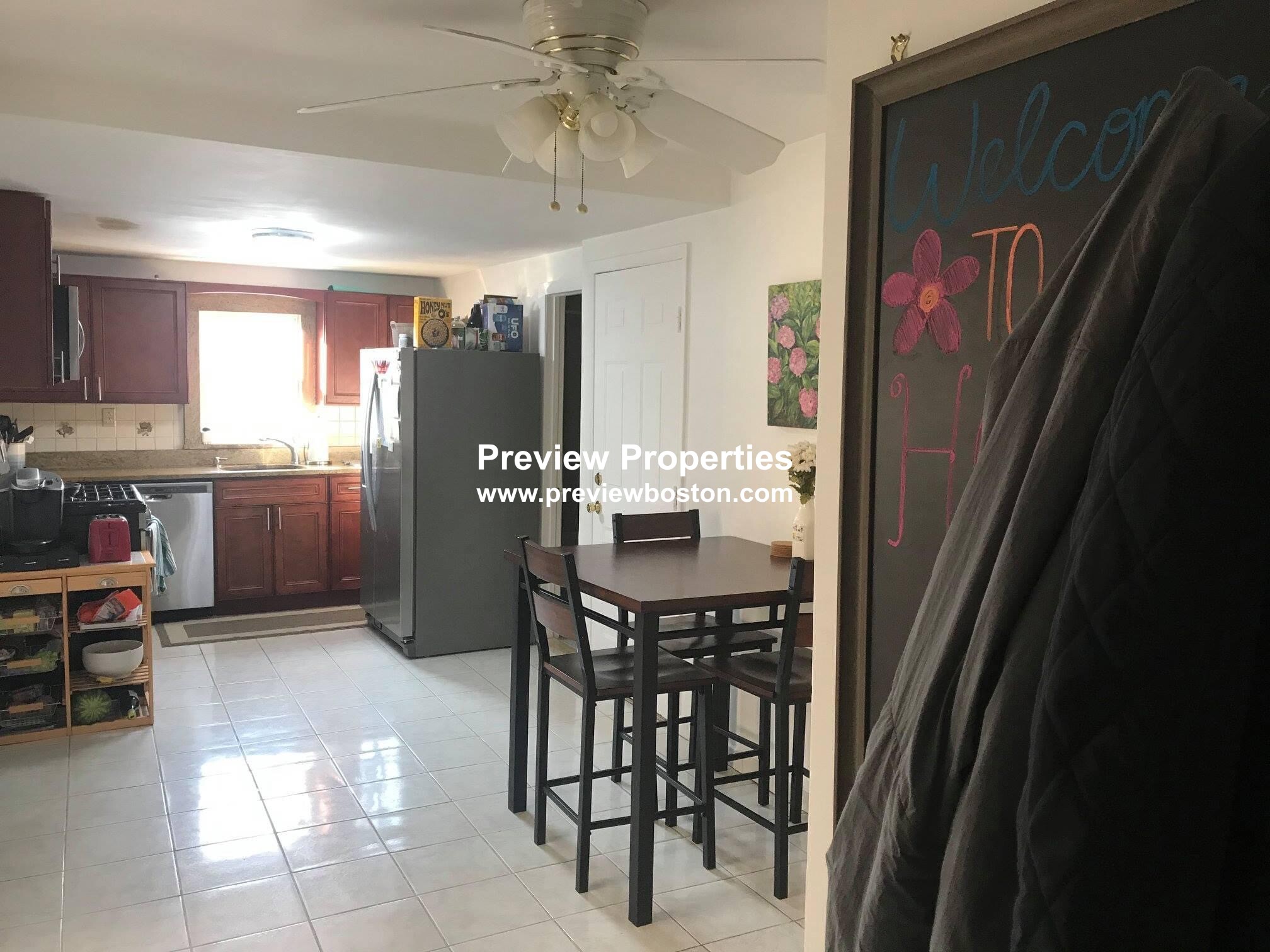 8 Starr Ln, Jamaica Plain