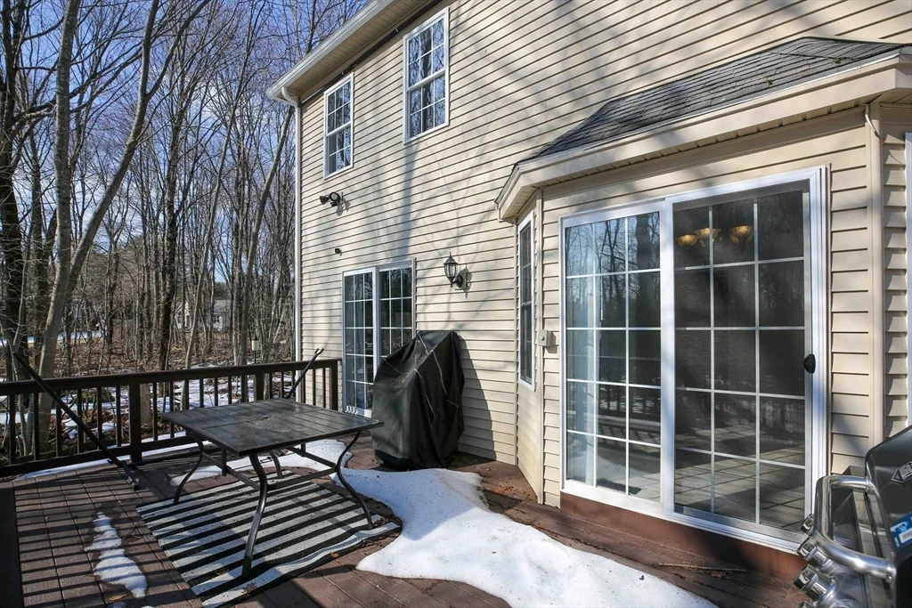 12 Coldbrook Rd, Millbury