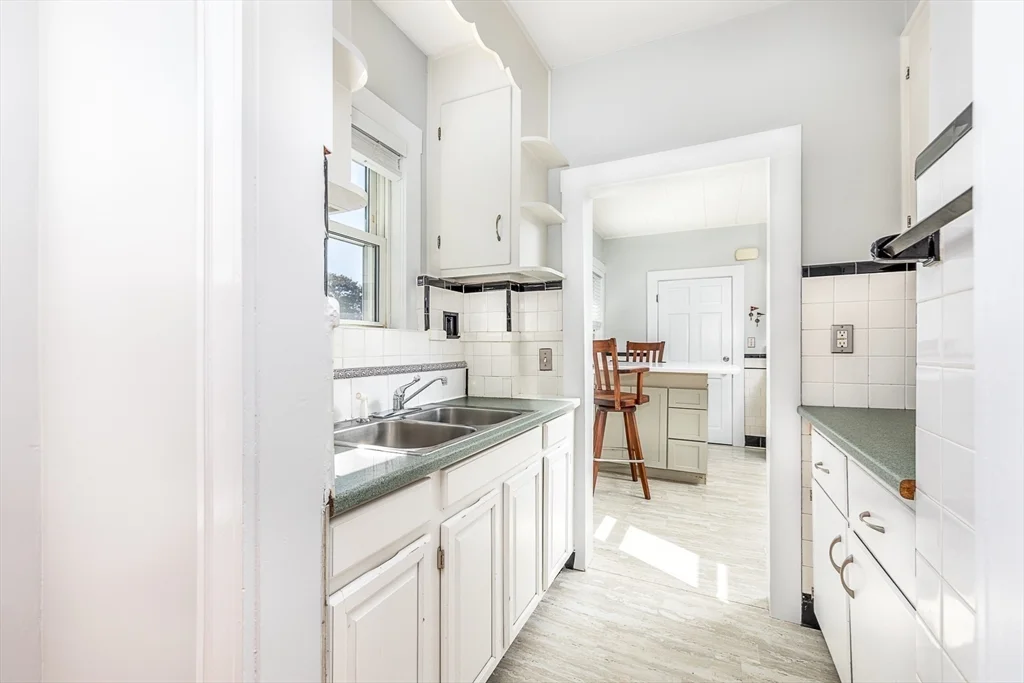 46 Burpee Rd, Swampscott