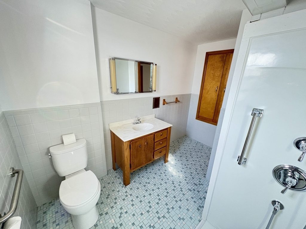 4 Easement Rd, Tewksbury