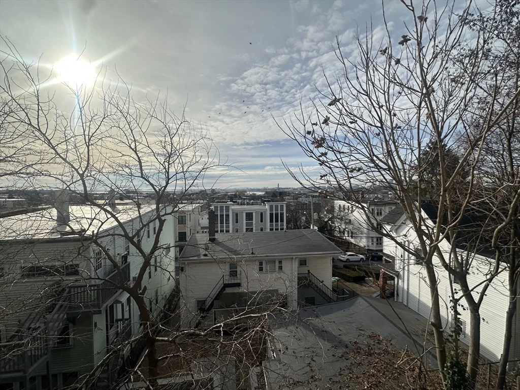 118 Gladstone St, East Boston