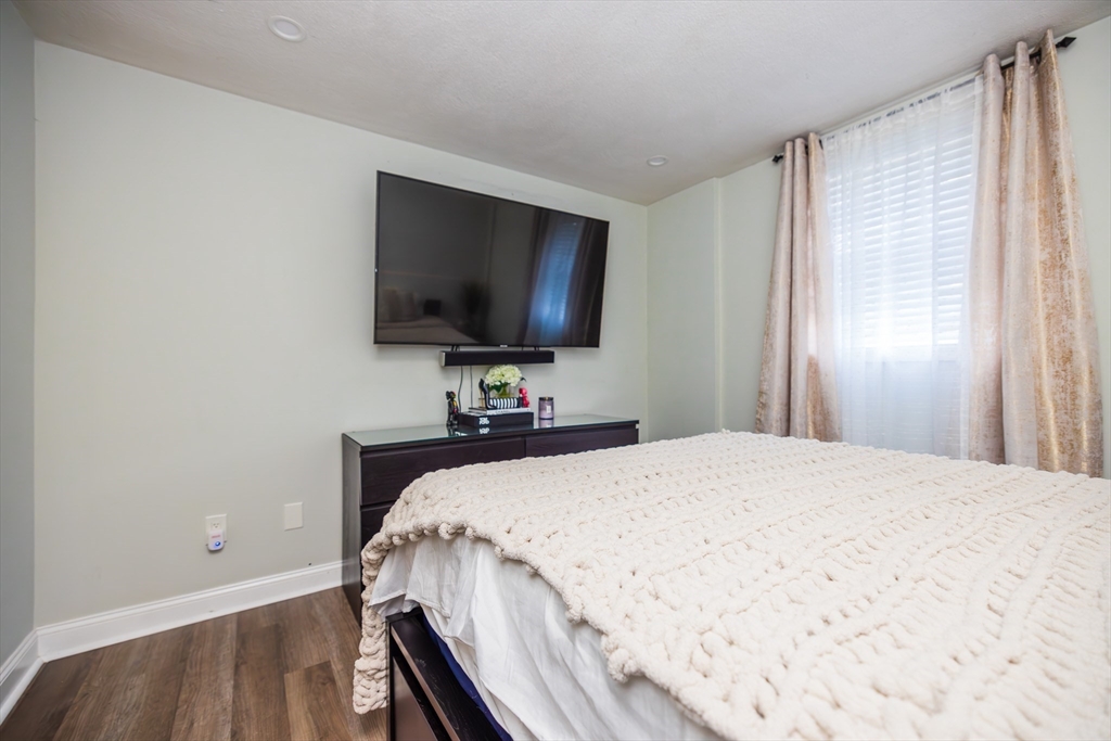 10 Beacon St, Woburn