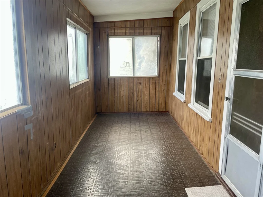 136 Saratoga St, East Boston