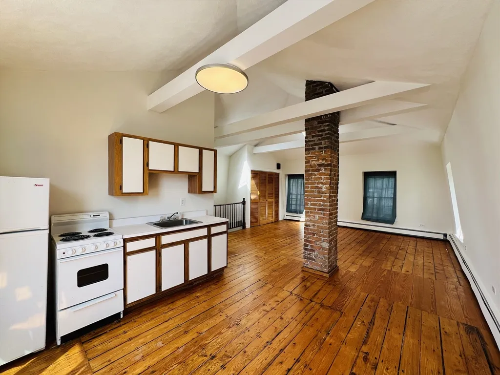 18 Appleton St, Powder House Square