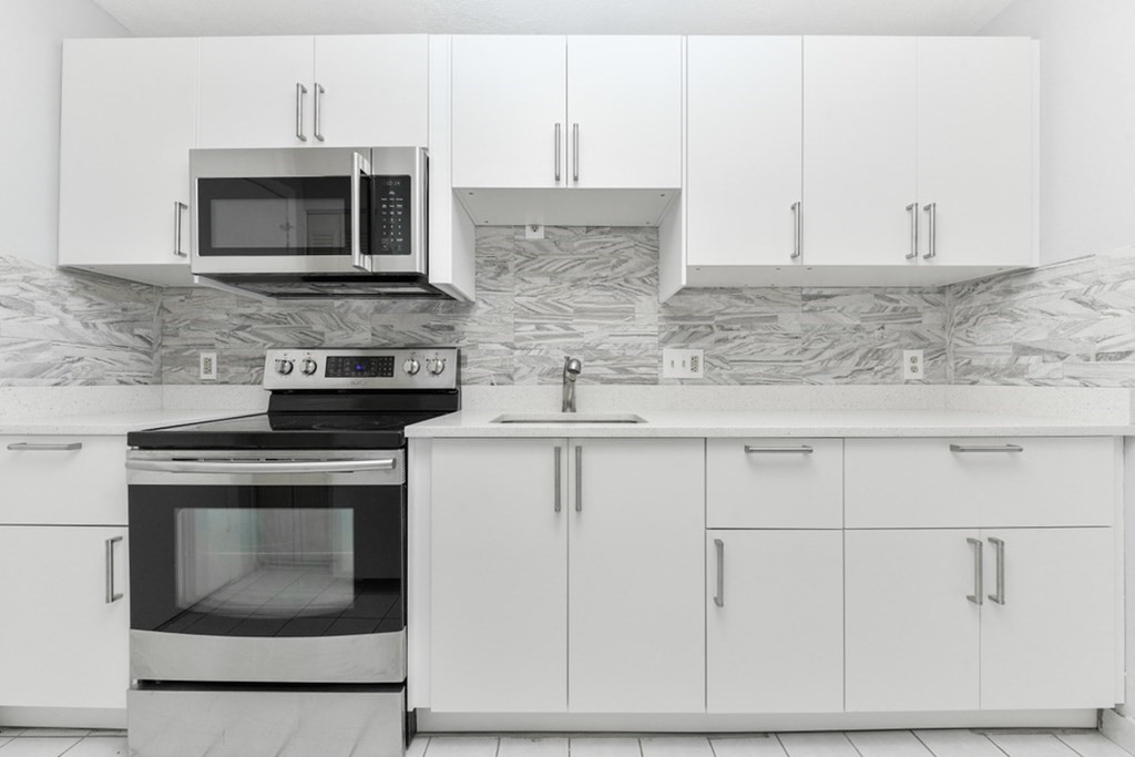 900 Governors Dr, Winthrop Center