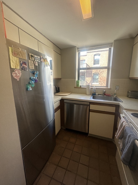 84 Gainsborough St, Fenway