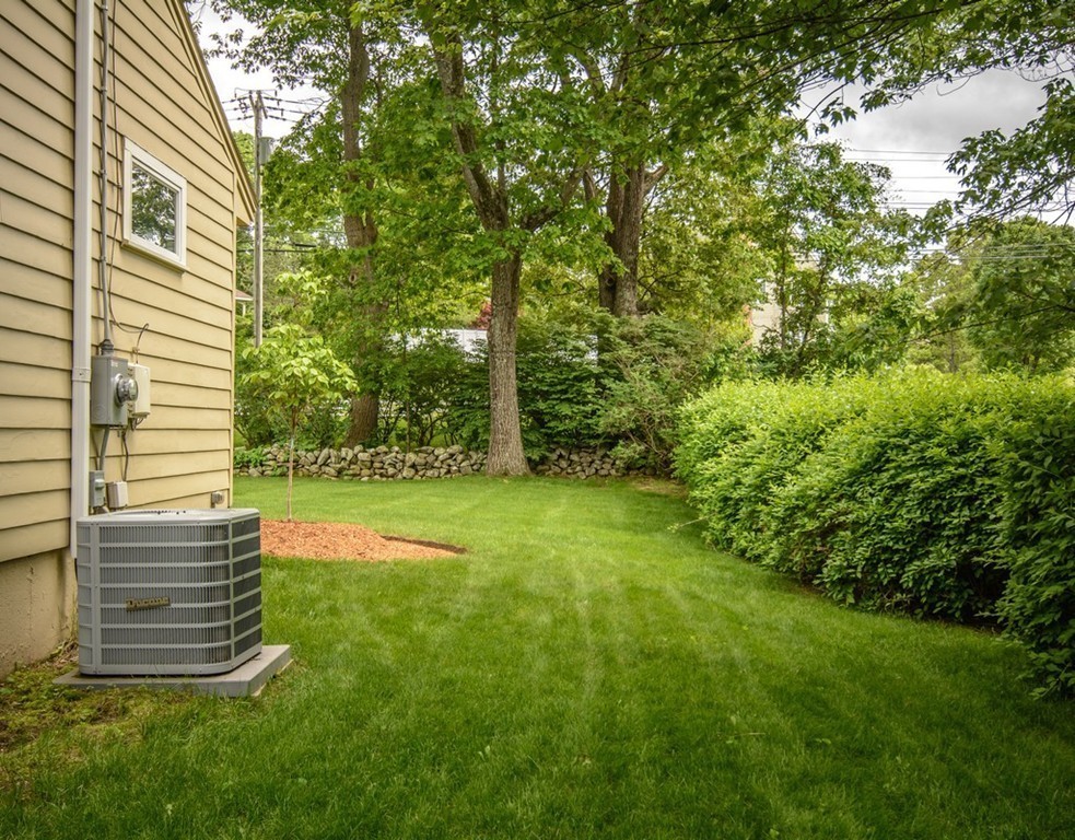 253 W Main St, Westborough