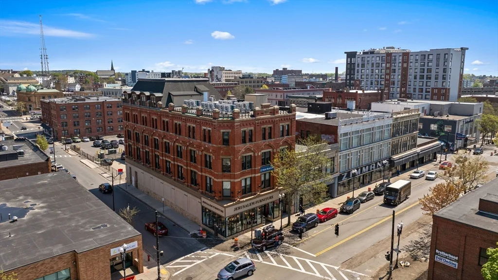 64 Market, Lynn