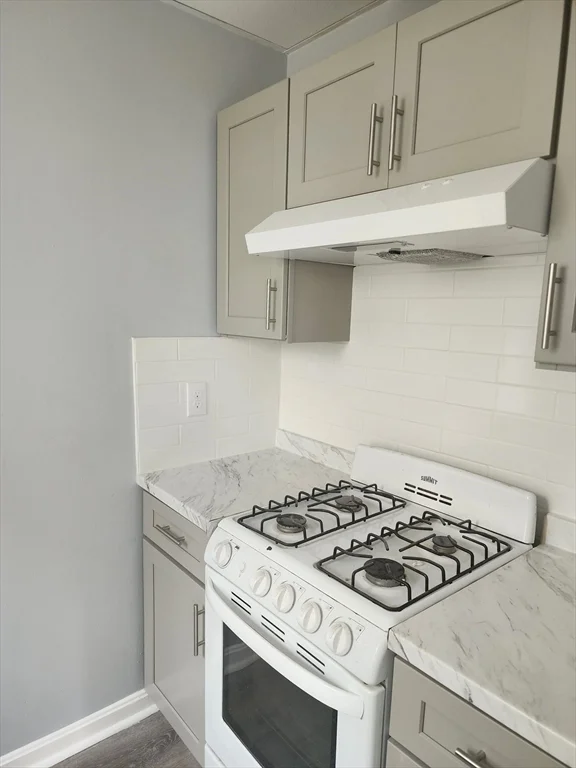 127 Washington, Lynn