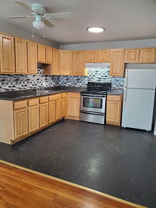 580 Cummins Hwy, Mattapan