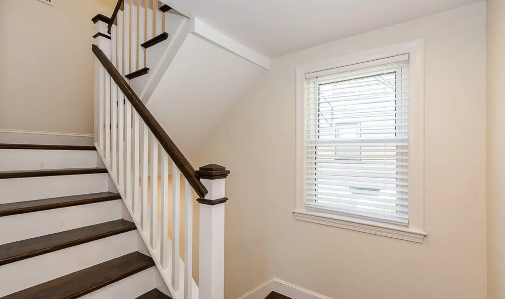 77 Rock Glen Rd, Medford